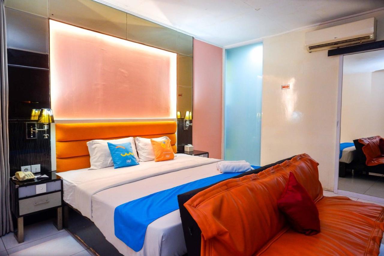 Sans Hotel International Surabaya Gubeng Exteriör bild