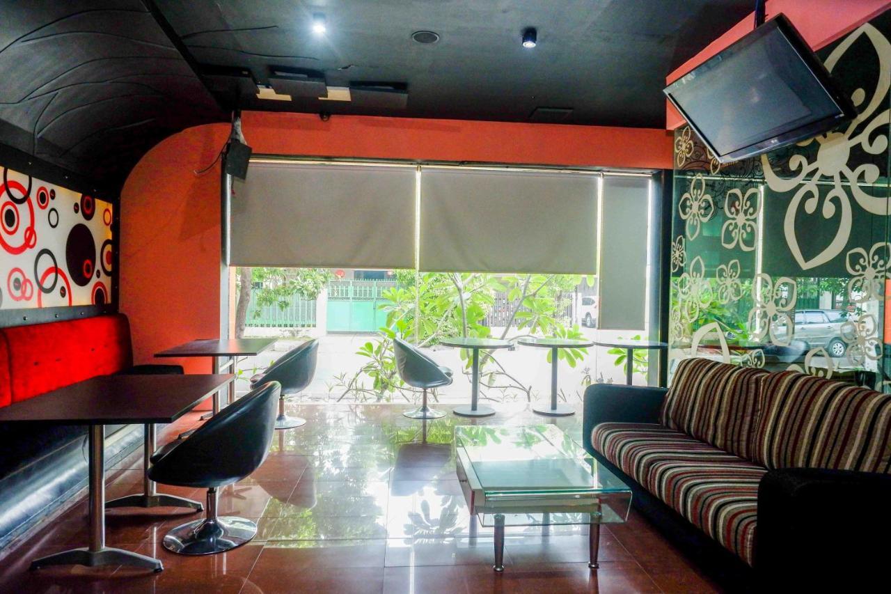 Sans Hotel International Surabaya Gubeng Exteriör bild