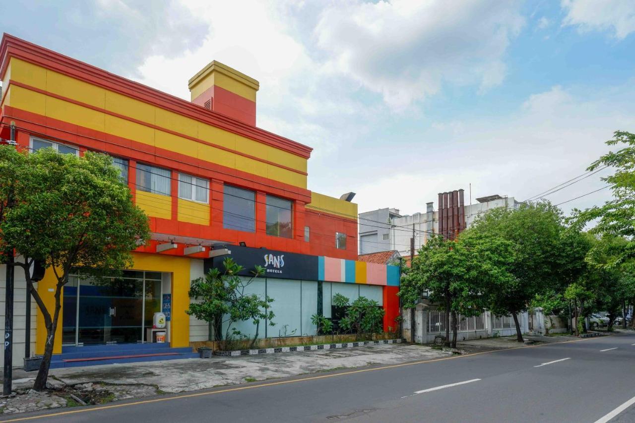 Sans Hotel International Surabaya Gubeng Exteriör bild