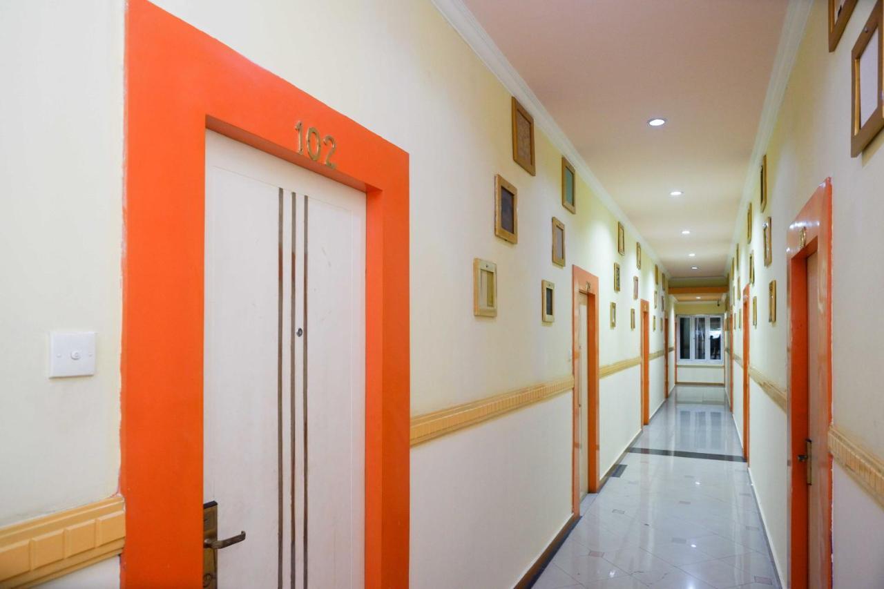 Sans Hotel International Surabaya Gubeng Exteriör bild