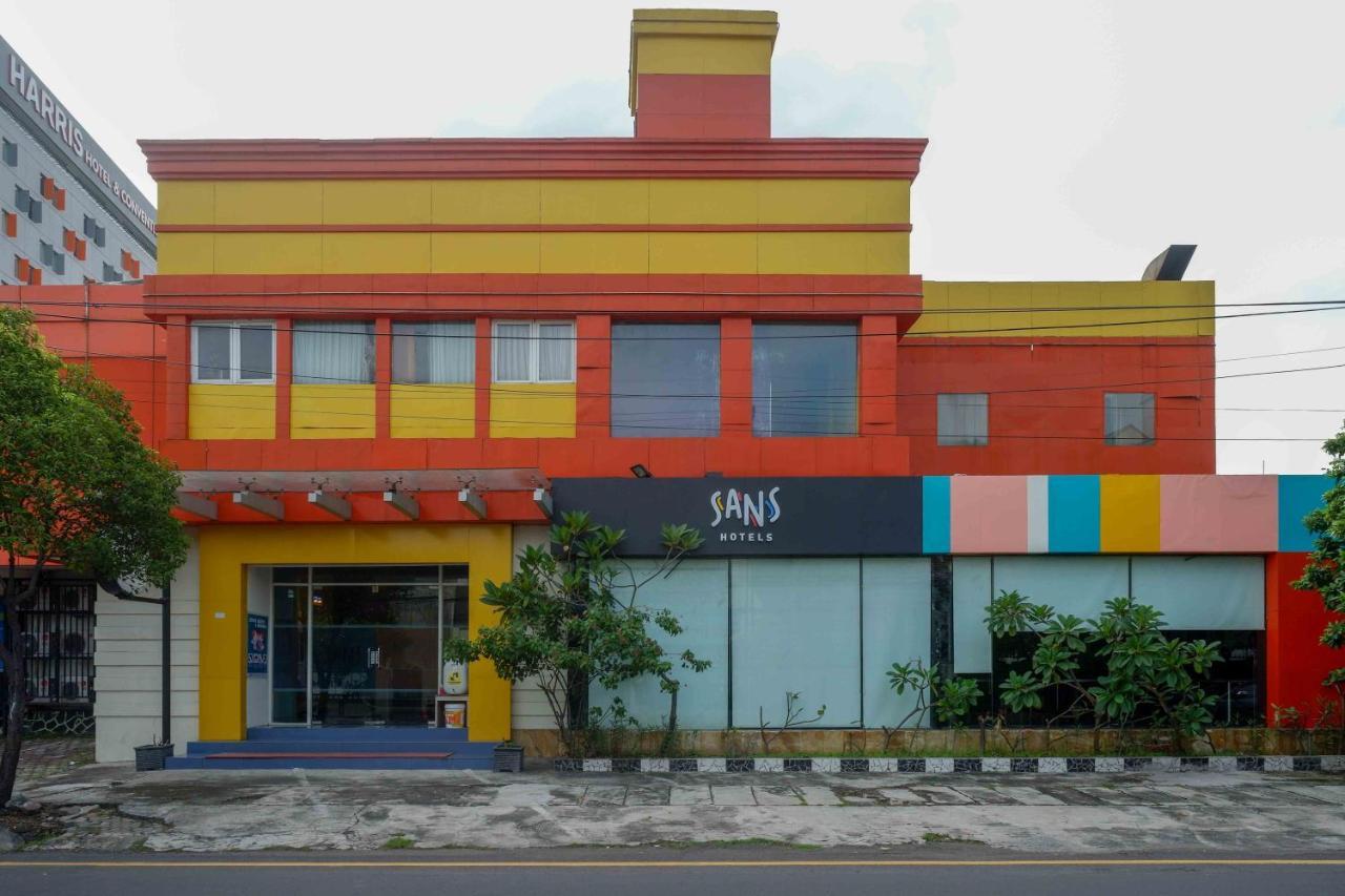 Sans Hotel International Surabaya Gubeng Exteriör bild