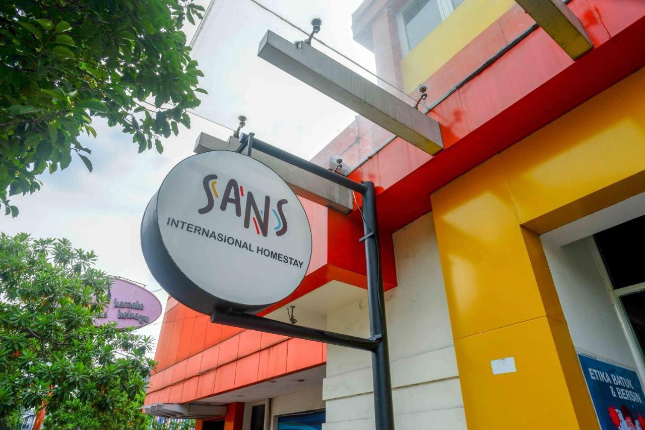Sans Hotel International Surabaya Gubeng Exteriör bild
